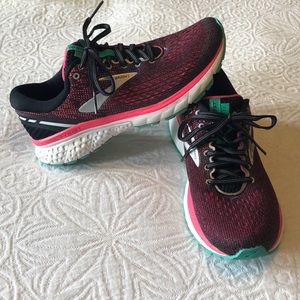 Brooks running shoes 8.5 Wide
